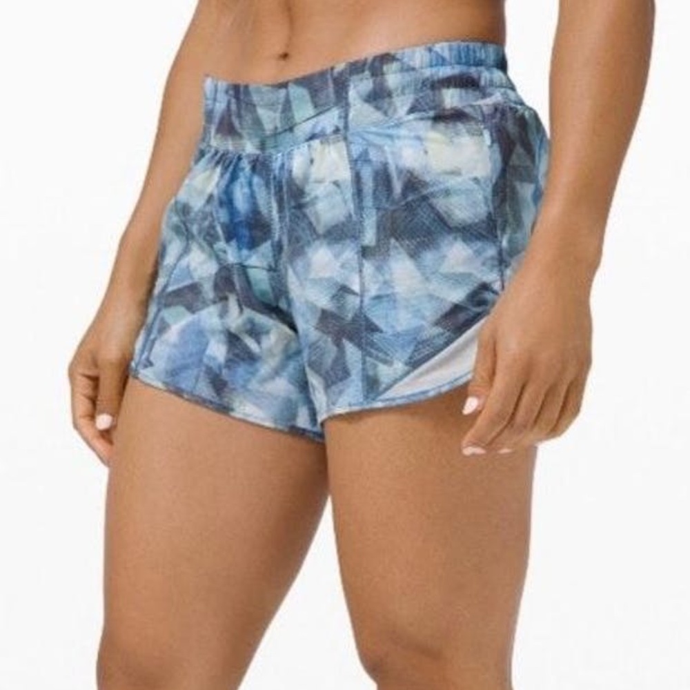 Lululemon Hotty Hot Short 4" Lined NWT - Size 12